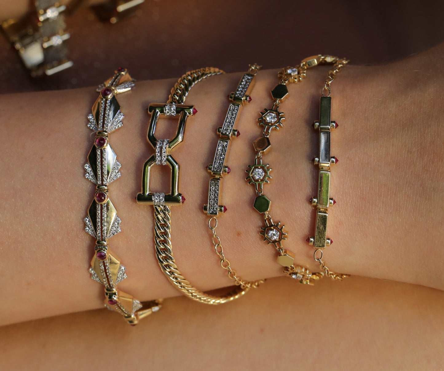 Arya Yakut Bileklik - Aven & Laurel