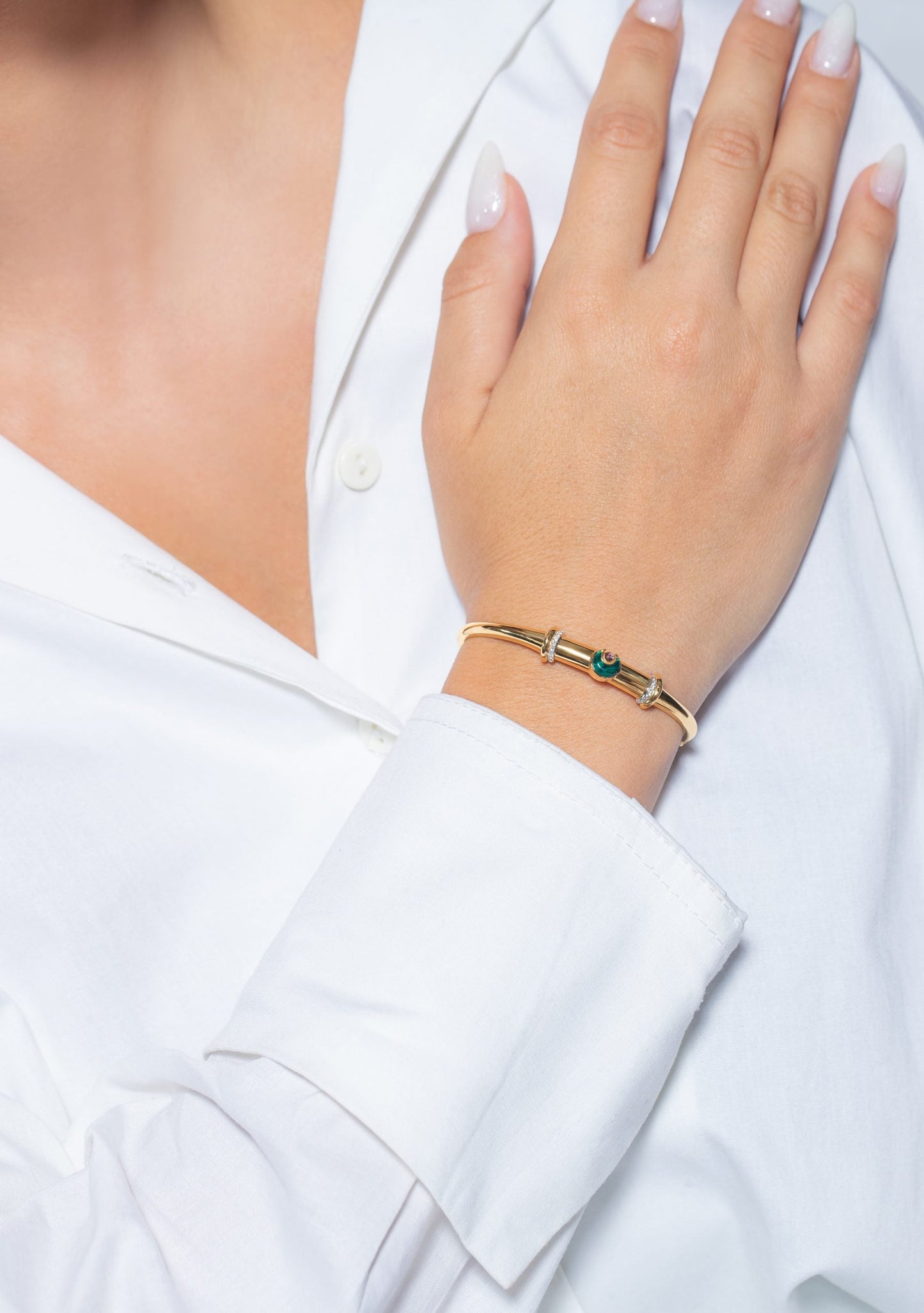 Moonlight Grove Kelepçe