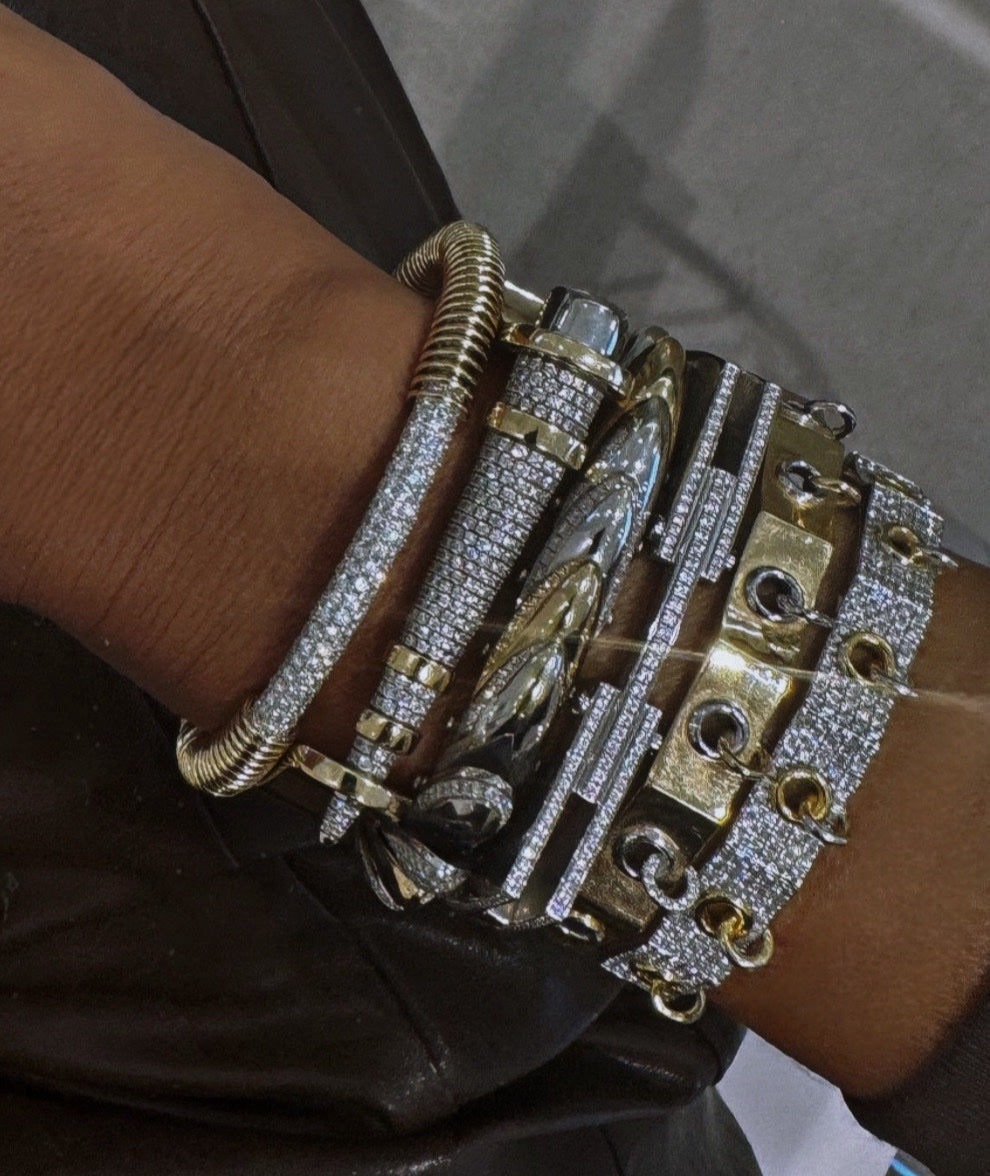 Opposing Kelepçe - Aven & Laurel