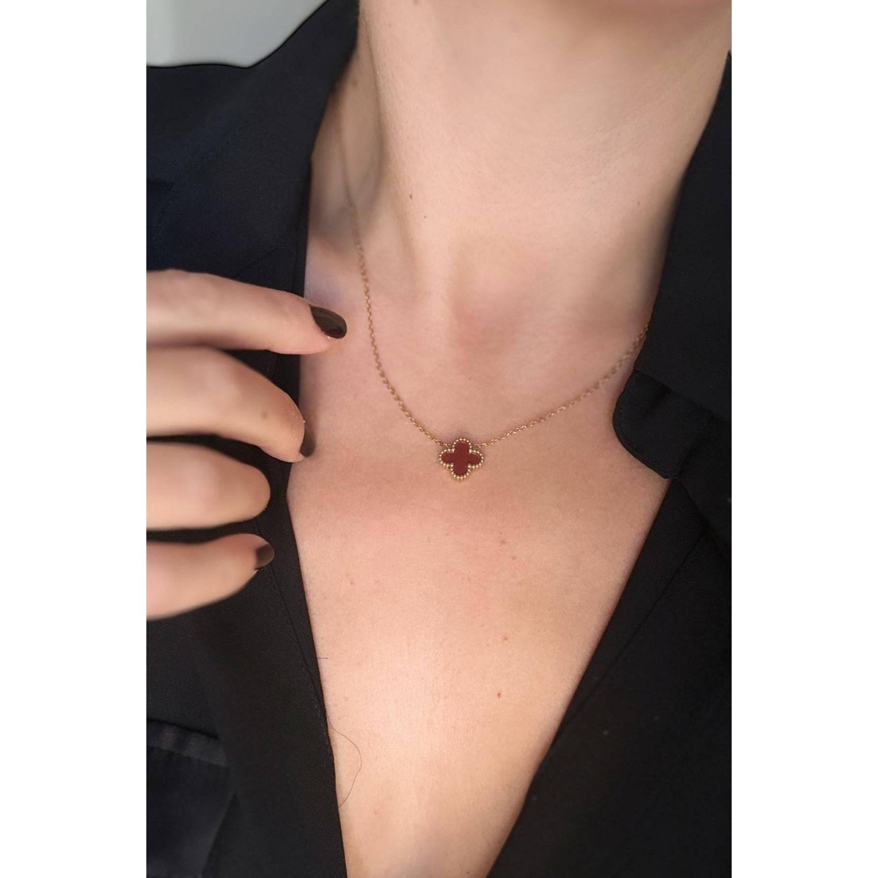 VCA Kolye Bordo - Aven & Laurel