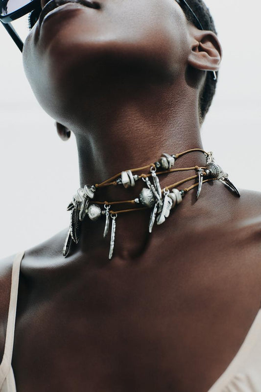 Velora Featherline Kolye