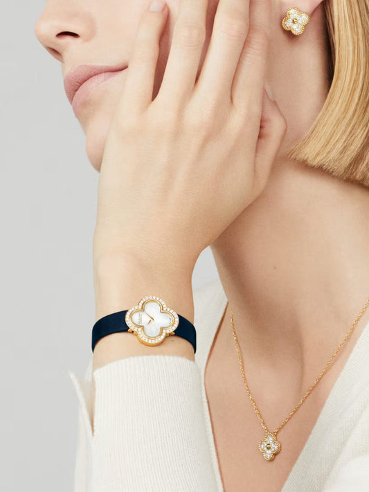 VCA Isola Arc Küpe (İthal Kutulu Model)