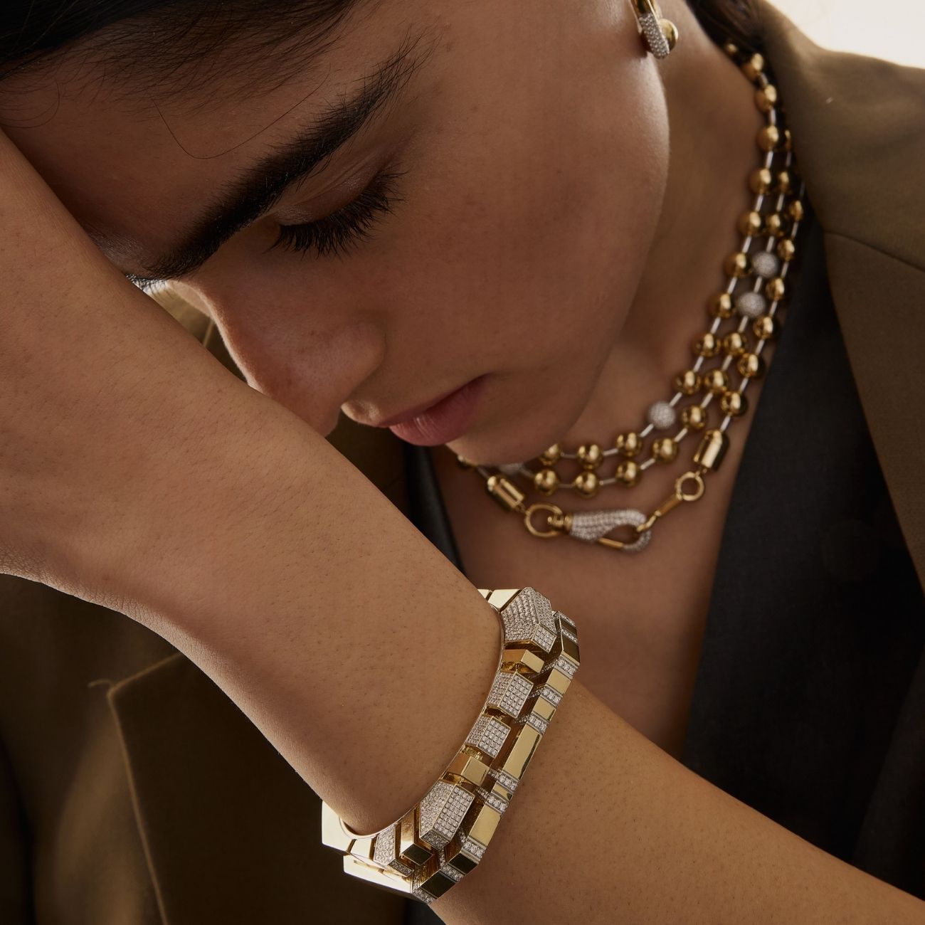 NovaFlux Pavé Kelepçe - Aven & Laurel