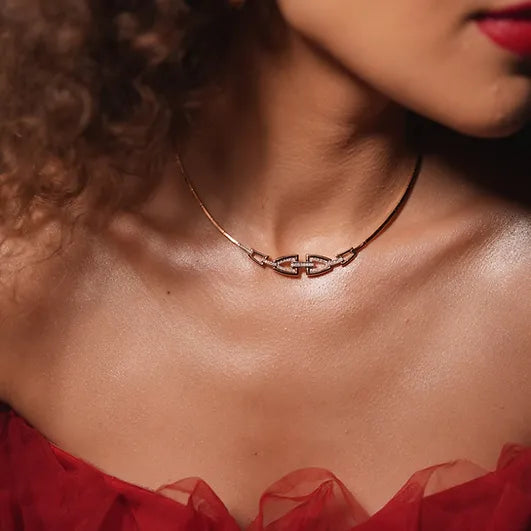 Veiled Lumière Kolye - Aven & Laurel