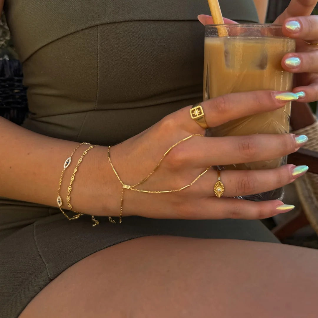 Opéra Curve Şahmeran - Aven & Laurel