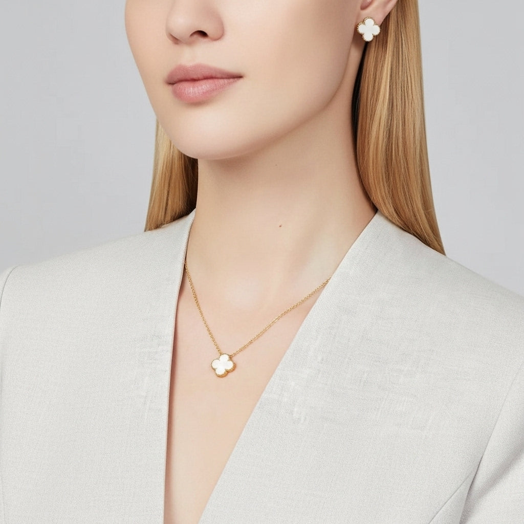 VCA Elyra Kolye (İthal Kutulu Model)