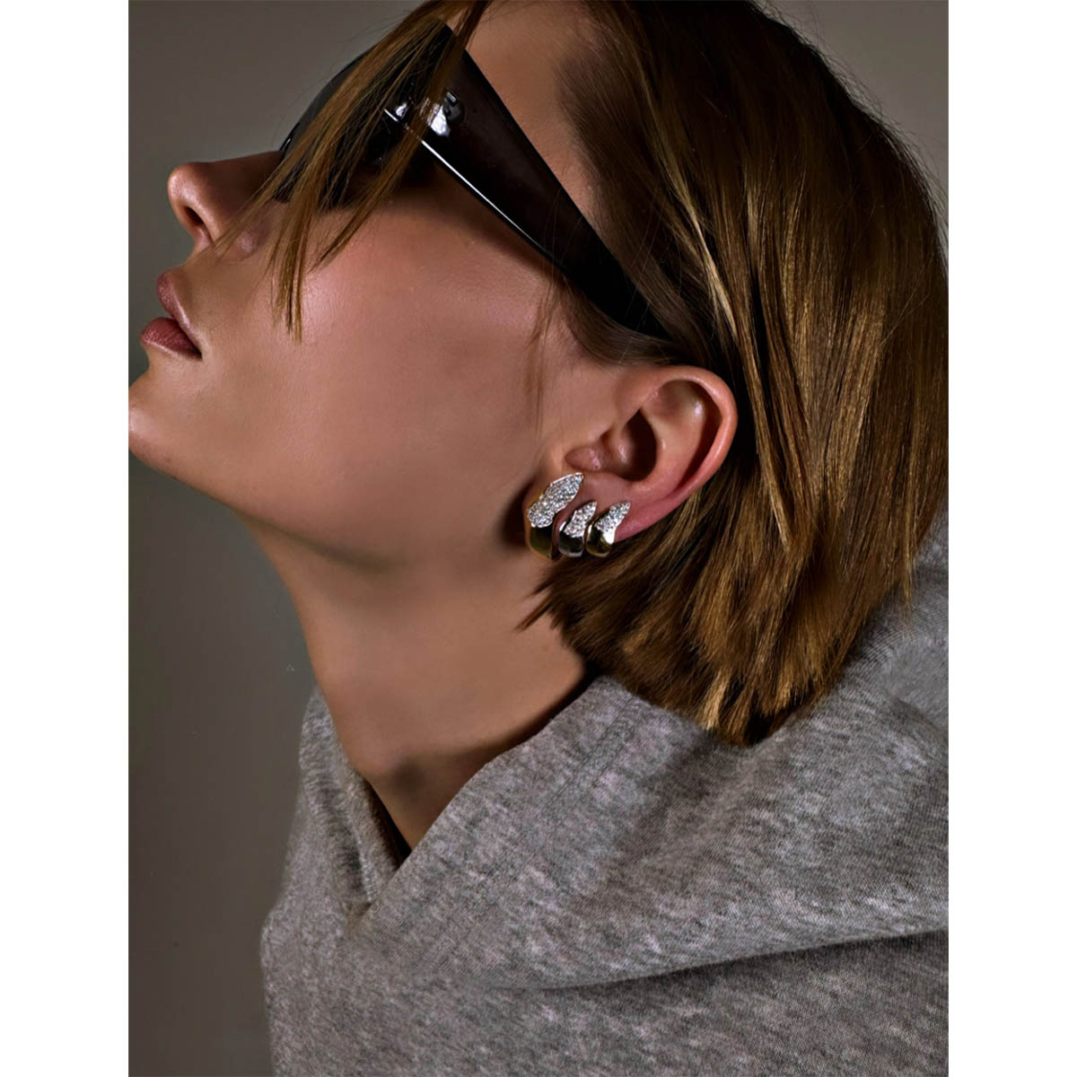 Shark Fin Stud Küpe - Aven & Laurel