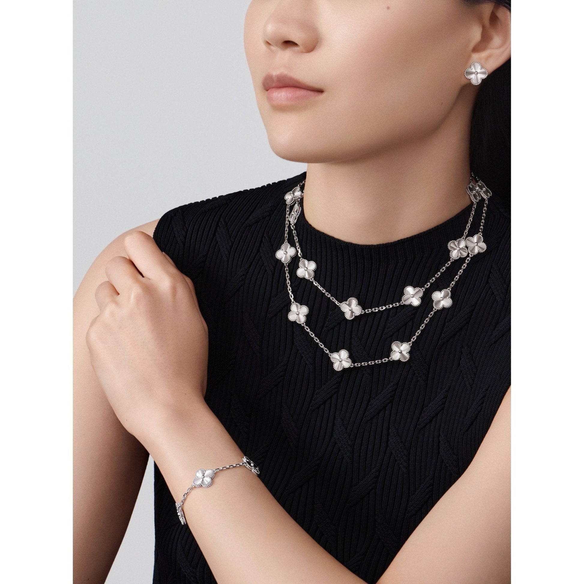 VCA Alhambra Perla - Aven & Laurel